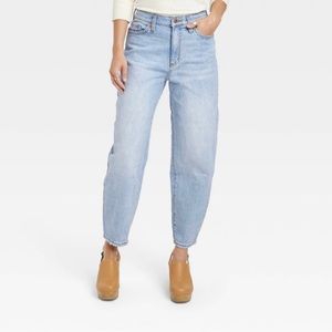 Women's Super-High Rise Tapered Balloon Jeans - Universal Thread Light Wash